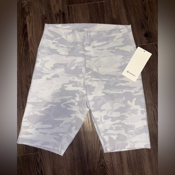 lululemon athletica Pants - NWT Lululemon wunder under shorts - size 12